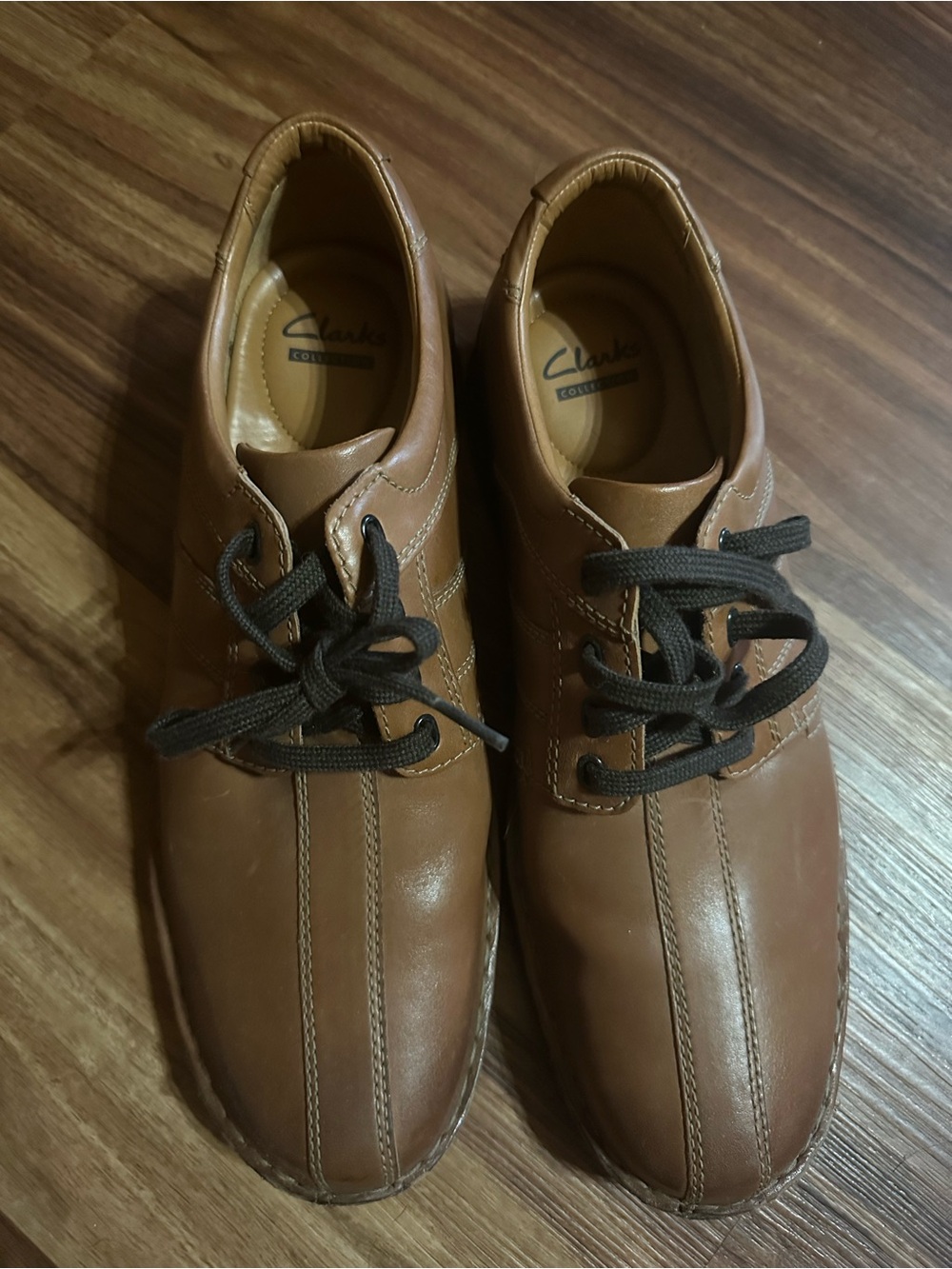 Clarks Men’s Tan Leather Lace-Up Oxford Sneakers